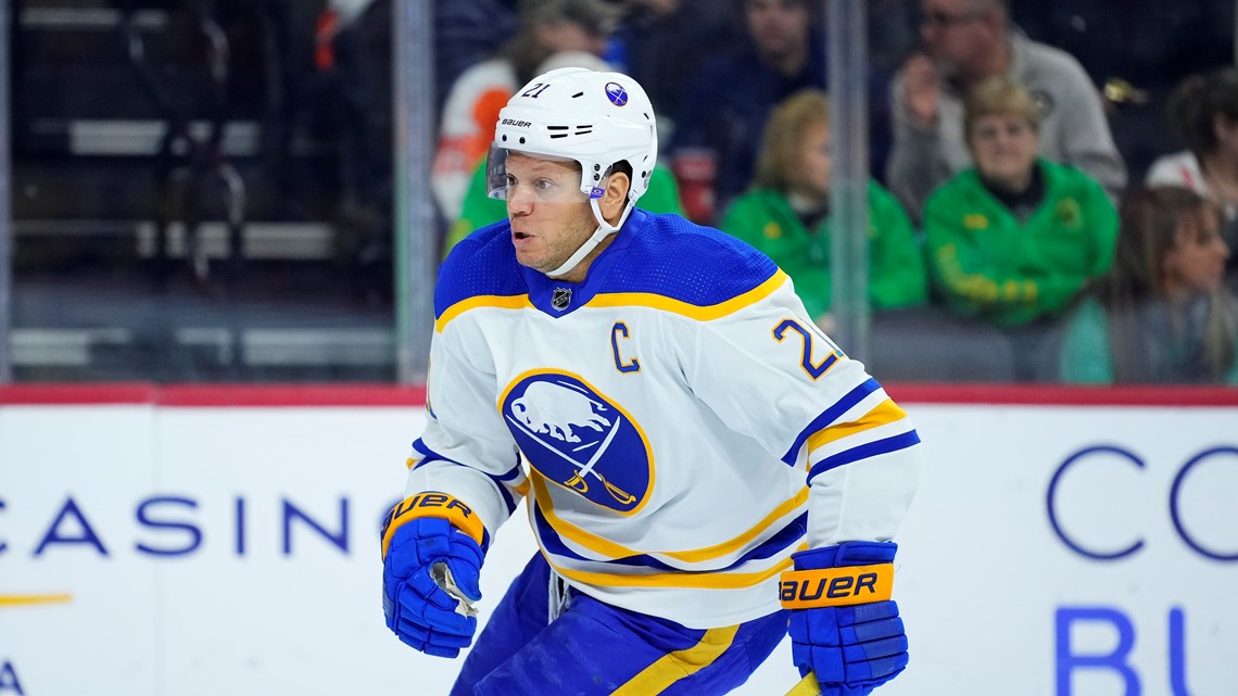 Buffalo Sabres re-sign captain Kyle Okposo to one-year, $2.5