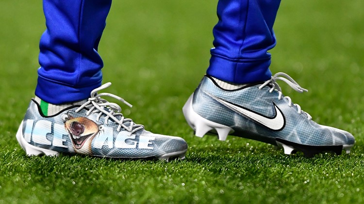 Bills' Stefon Diggs sports custom cleats to remember Betty White