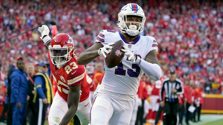Bills and Chiefs trade shots; tied at halftime