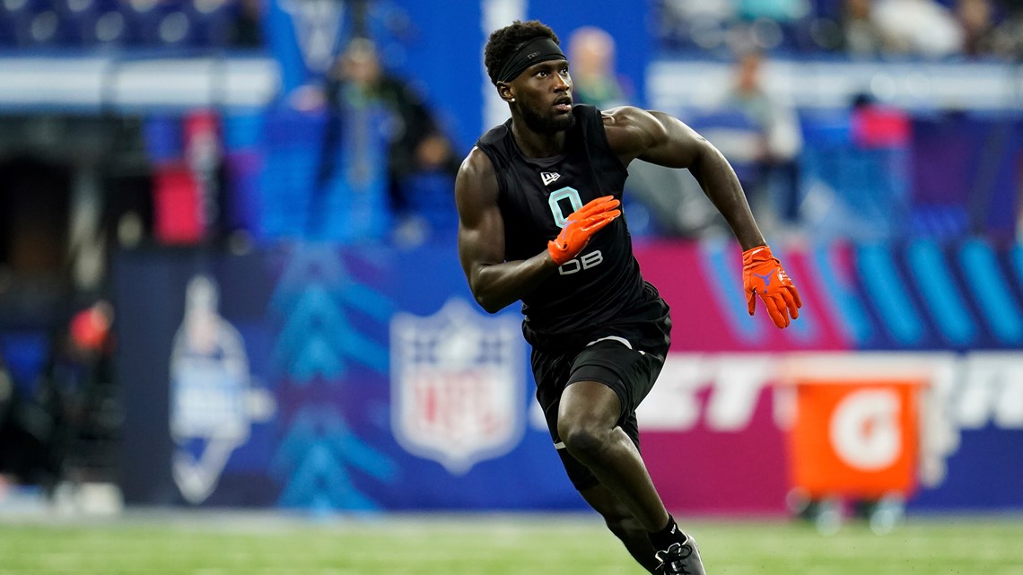 Bills trade up for Florida cornerback Kaiir Elam at No. 23