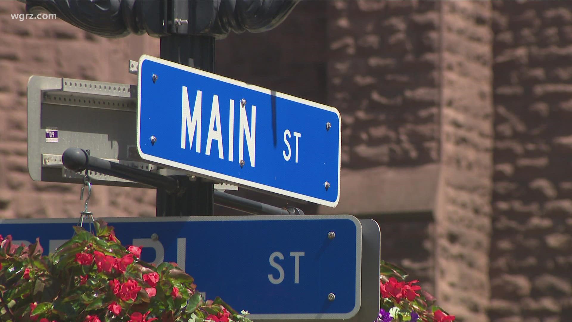 Senator Chuck Schumer was in Buffalo today to announce that he's applying for a $25-million federal grant  to transform part of Main Street in Buffalo.