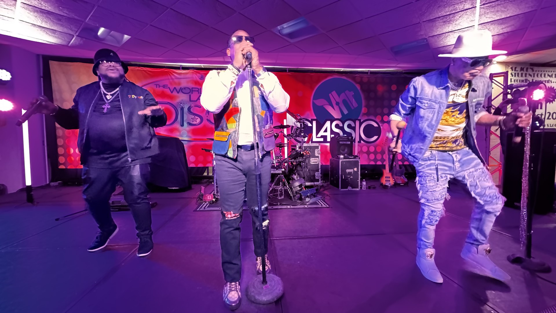 Sugarhill Gang performs Rapper's Delight at the World's Largest Disco.