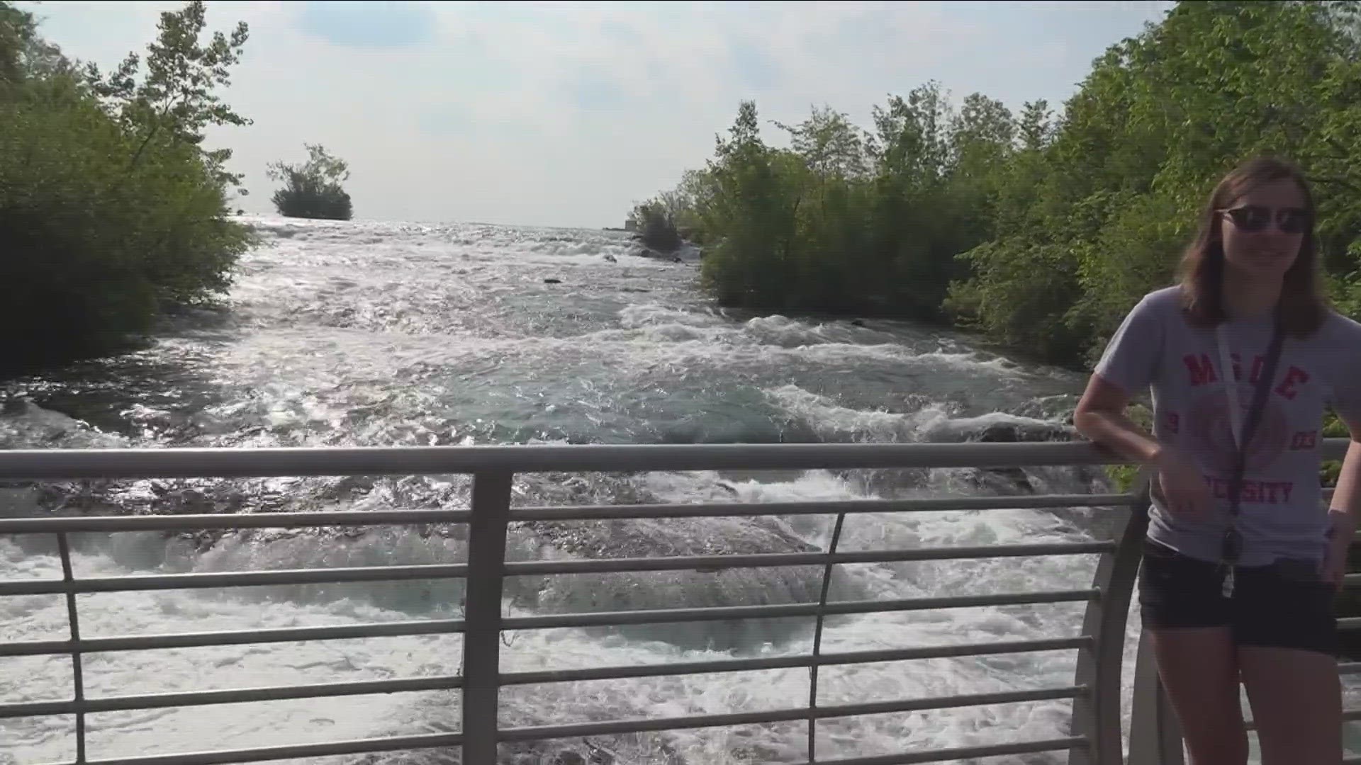 The islands allows you to get close to the rapids.