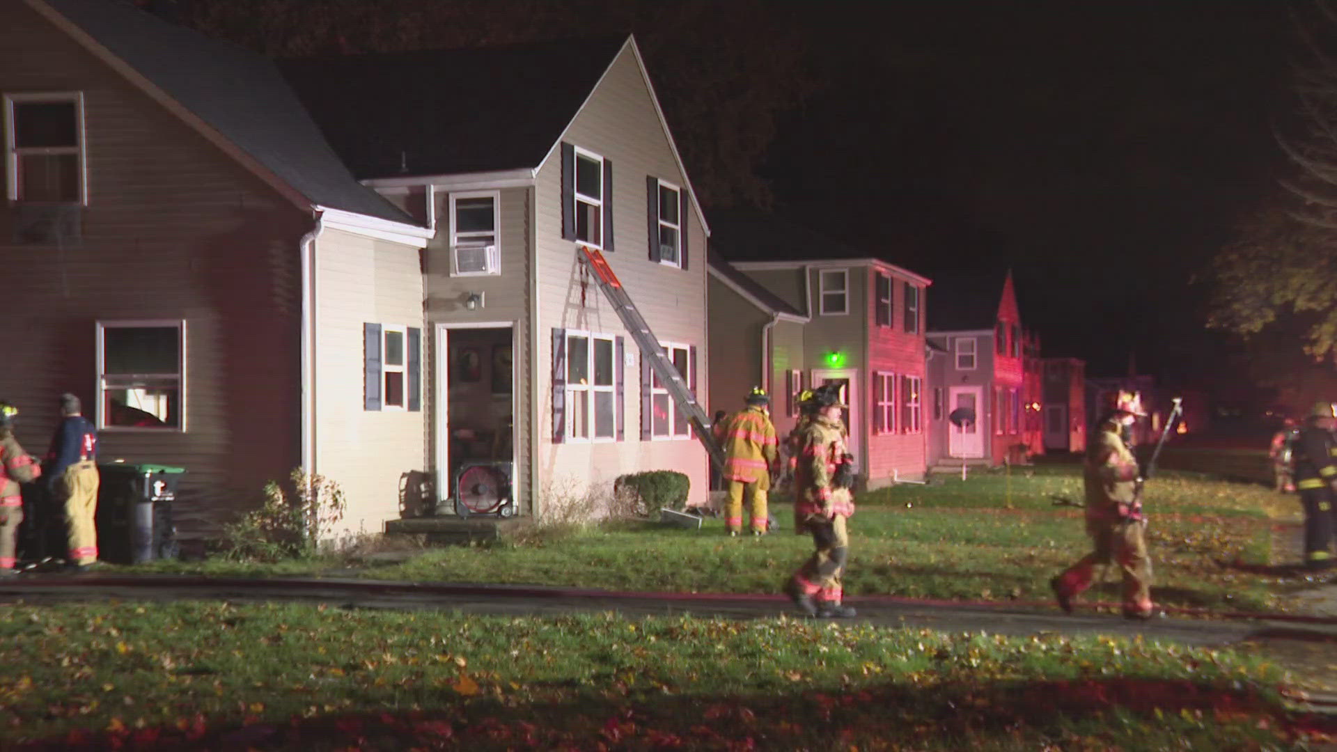People, dogs escape Tonawanda house fire | wgrz.com