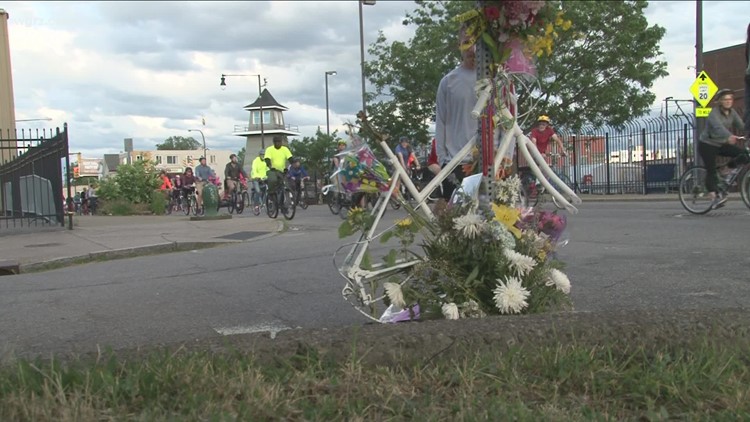 On Monday night ride, Slow Roll remembered musician and bicyclist killed