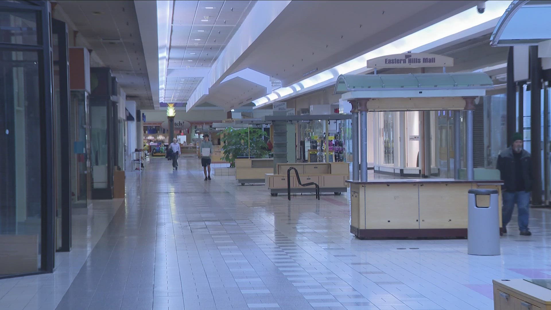 Eastern Hills Mall interior concourse closing this weekend