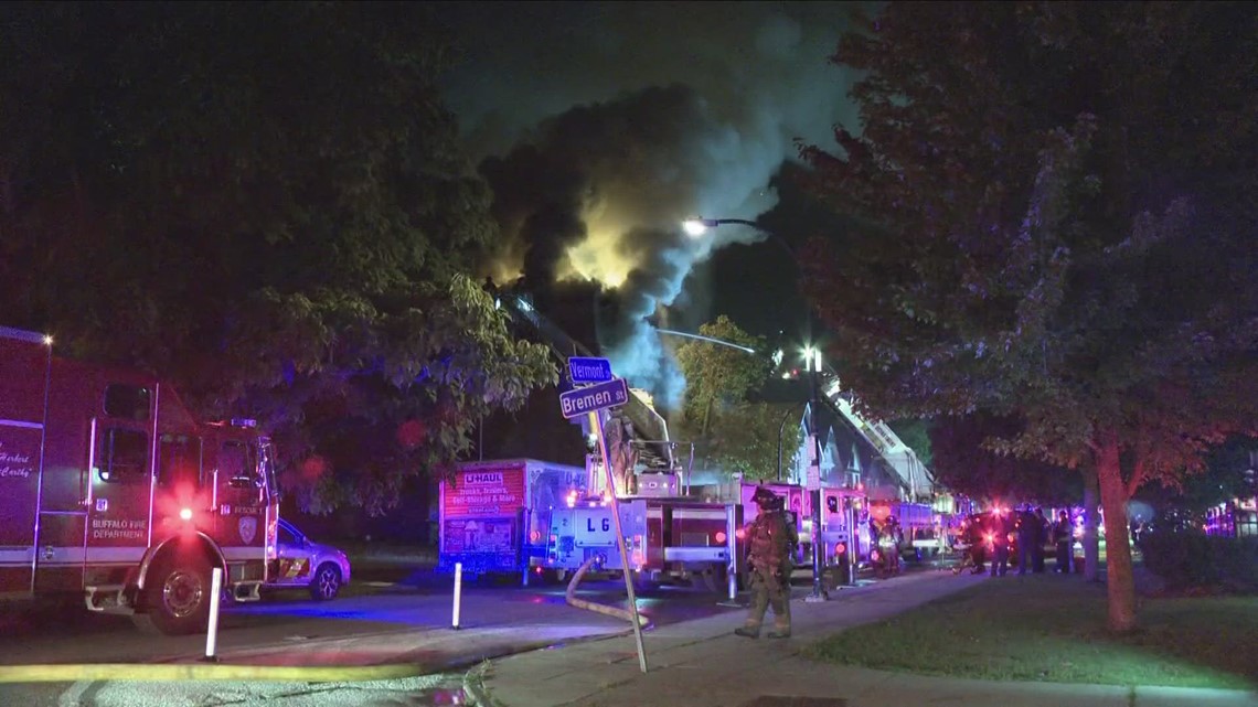Buffalo firefighters battle Vermont Street fire | wgrz.com