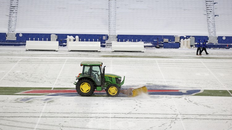 Snow removal efforts ahead of tonight's game here at Highmark Stadium :  r/fantasyfootball