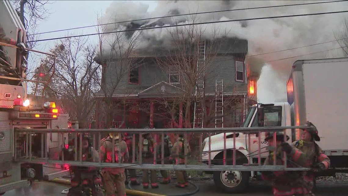 First responders fight 2-alarm house fire on Buffalo's West Side | wgrz.com