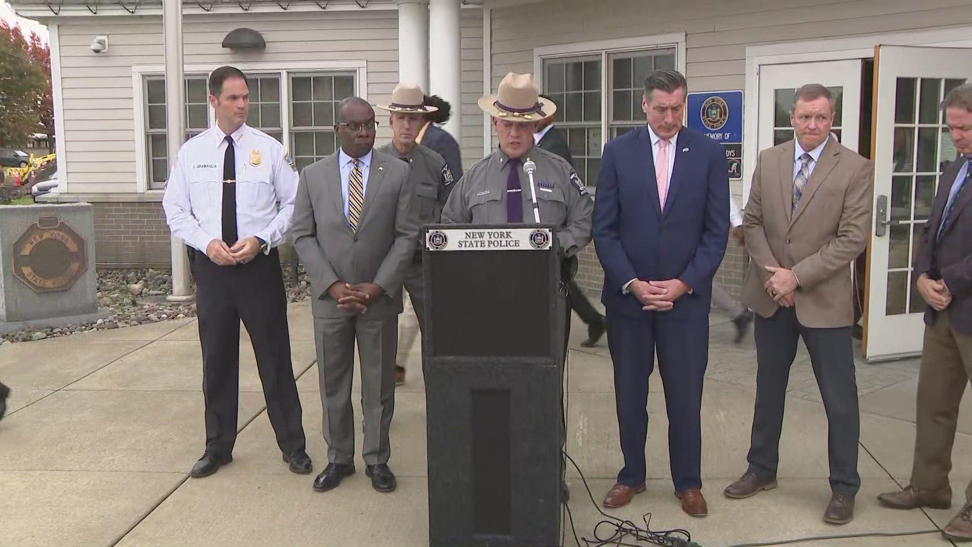 3 City of Buffalo employees shot while on I190