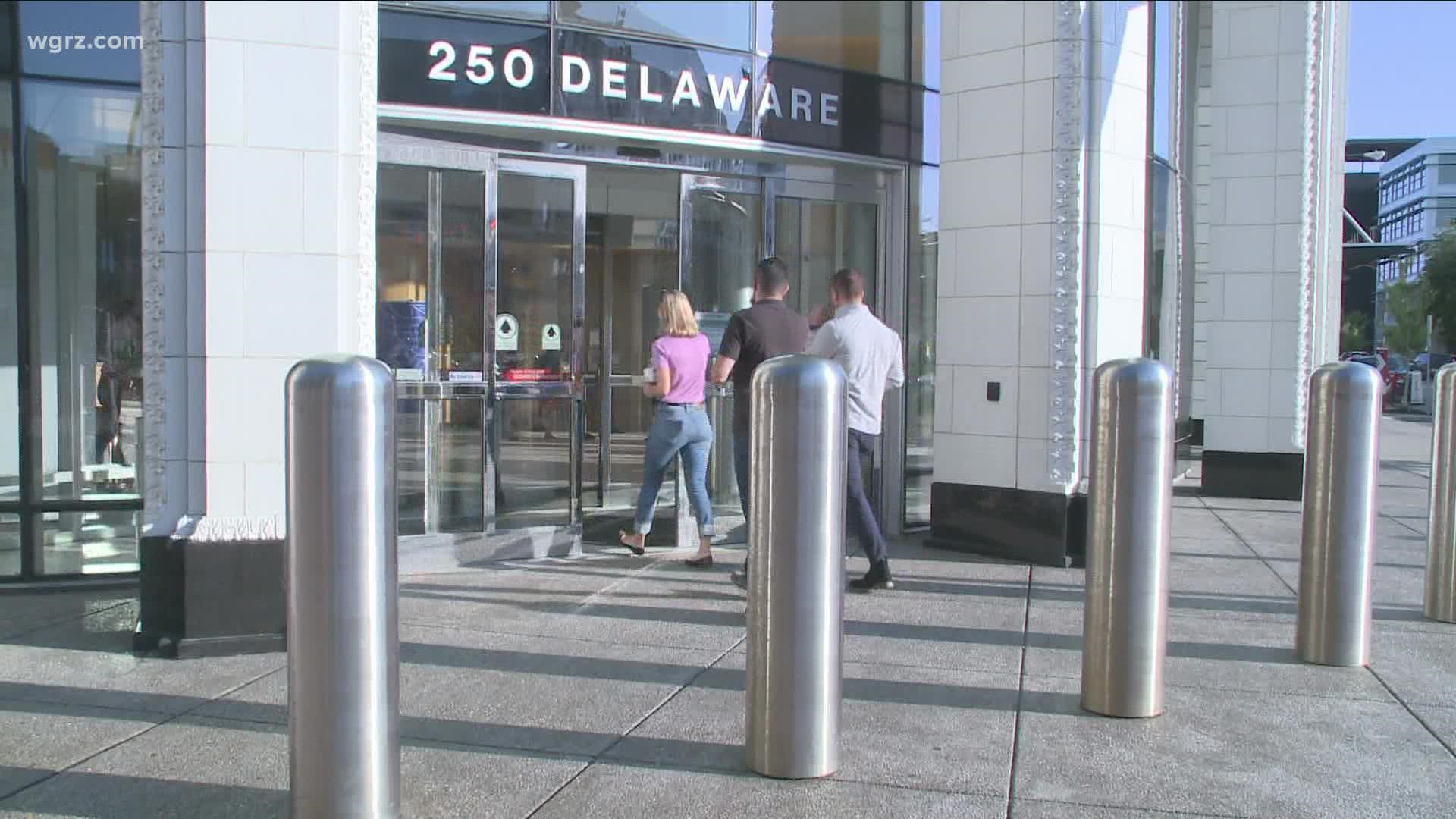 Delaware North welcomes employees back to work