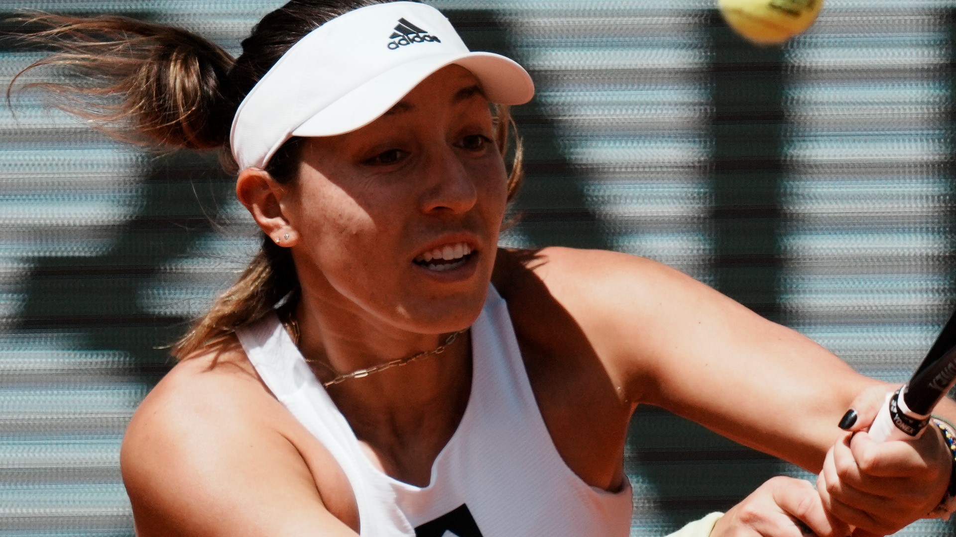 Jessica Pegula out of French Open after losing to topseeded Swiatek