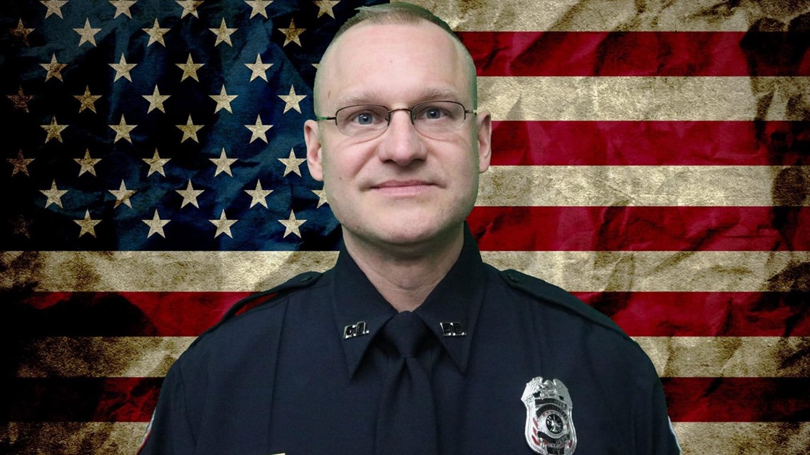 Oldham County firefighter suffers medical emergency during fire | wgrz.com