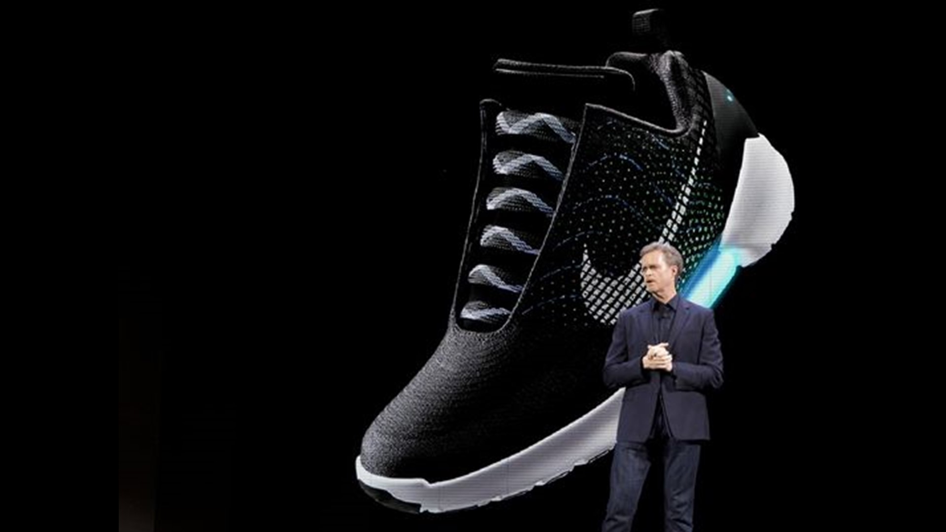 nike that lace it self